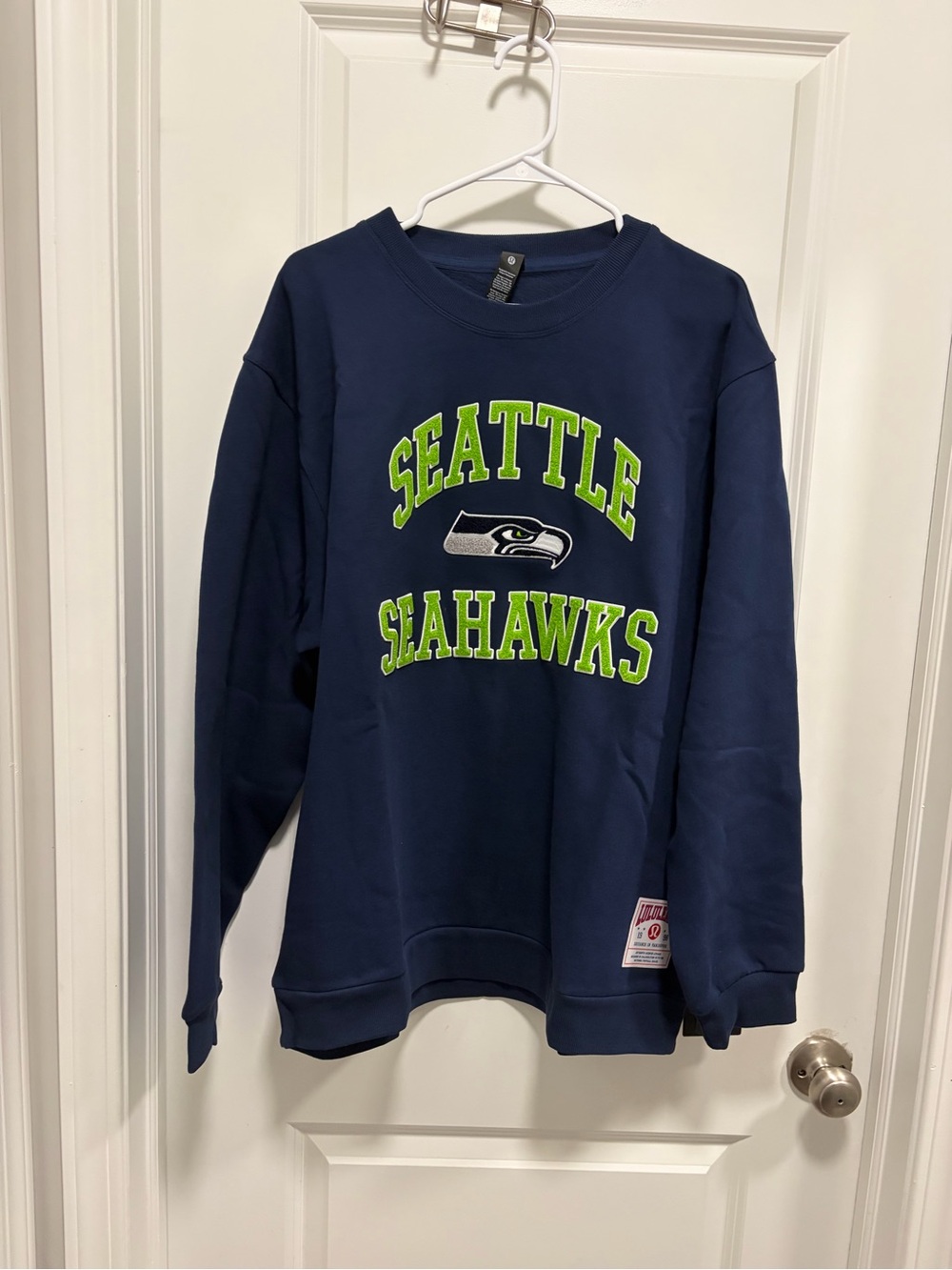 Lululemon Seattle Seahawks Crew Neck Navy Sweatshirt XL NFL NWT